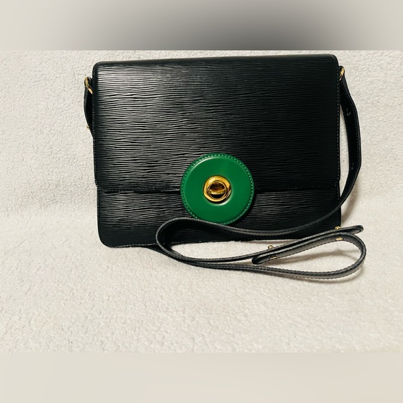 LOUIS VUITTON BICOLOR EPI FRIEDLAND SHOULDER BAG - Picture 2 of 15